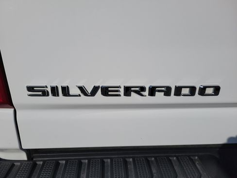 Used 2024 Chevrolet Silverado 2500 LT image 10
