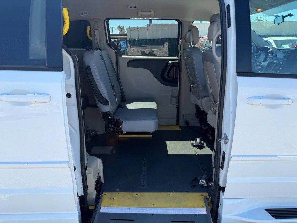 Used 2014 Dodge Grand Caravan SE w/ Quick Order Package 29E SE FWD image 39
