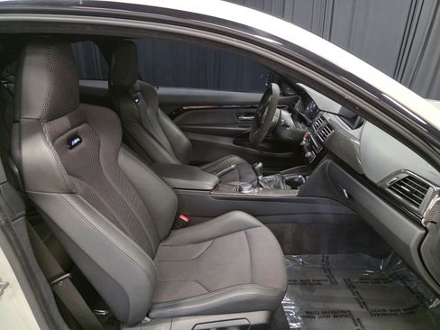 Used 2020 BMW M4 Coupe RWD image 3