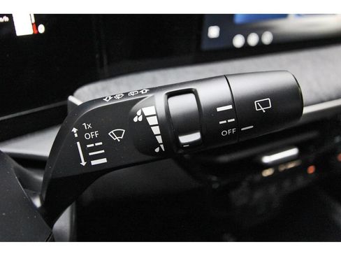 New 2026 Nissan Kicks SV w/ Charging Package FWD image 18
