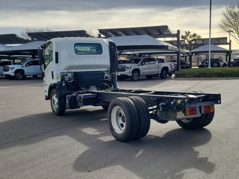 New 2025 Isuzu NPR HD image 3