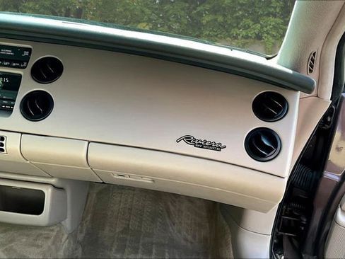 Used 1995 Buick Riviera Supercharged Coupe FWD image 23