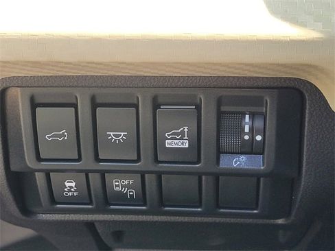 Used 2020 Subaru Ascent Premium w/ Convenience Package image 31