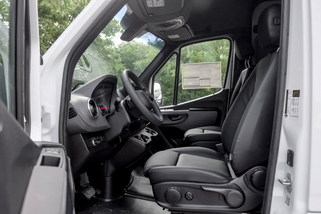 Used 2026 Mercedes-Benz Sprinter 2500 image 12