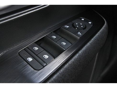 Certified 2025 Nissan Kicks SV image 22