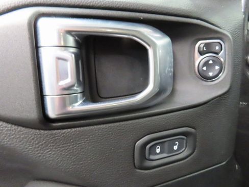 Used 2021 Jeep Wrangler Unlimited Sahara image 56