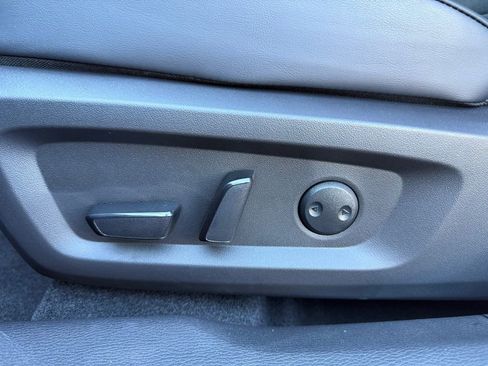 New 2025 Mitsubishi Outlander SE image 21