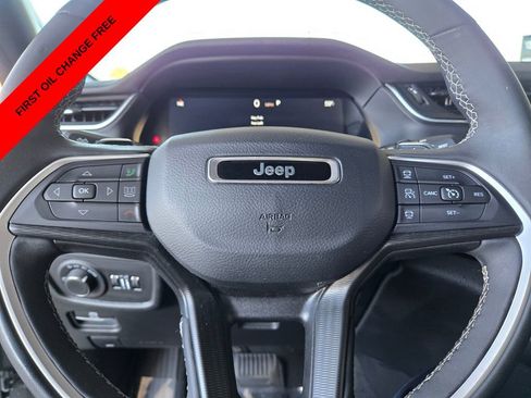 Used 2024 Jeep Grand Cherokee L Laredo AWD/4WD image 31