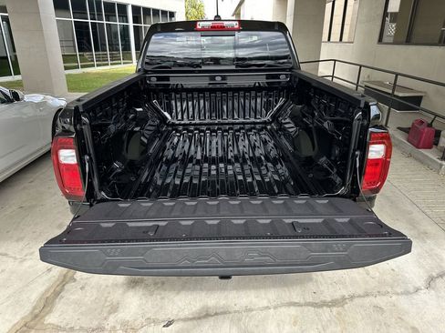 New 2026 GMC Canyon Elevation w/ Convenience Package image 30