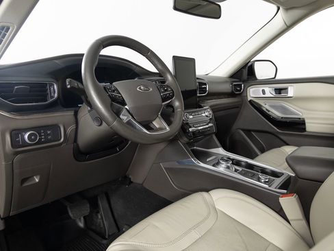 Used 2021 Ford Explorer Platinum w/ Equipment Group 601A image 14