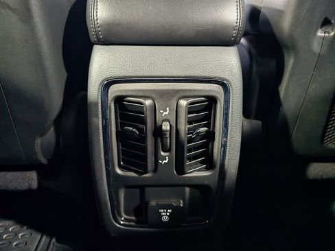 Used 2018 Jeep Grand Cherokee Altitude AWD/4WD image 28
