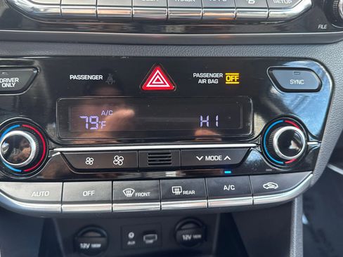 Used 2019 Hyundai Ioniq Plug-In Hybrid image 24