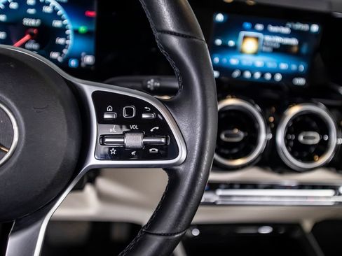 Used 2020 Mercedes-Benz GLB 250 4MATIC image 35