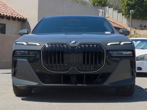 New 2026 BMW 740i RWD image 2