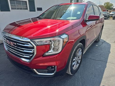 Used 2022 GMC Terrain SLT image 3