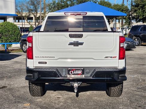 Used 2022 Chevrolet Silverado 1500 ZR2 image 6