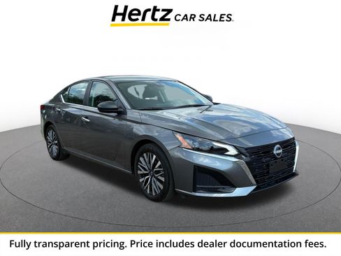 Used 2025 Nissan Altima 2.5 SV FWD image 1