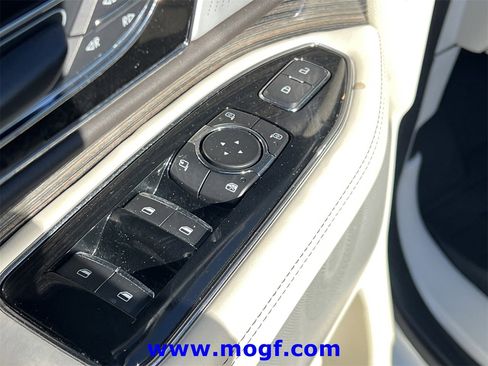 Used 2021 Lincoln Navigator L Black Label w/ Cargo Convenience Package image 23