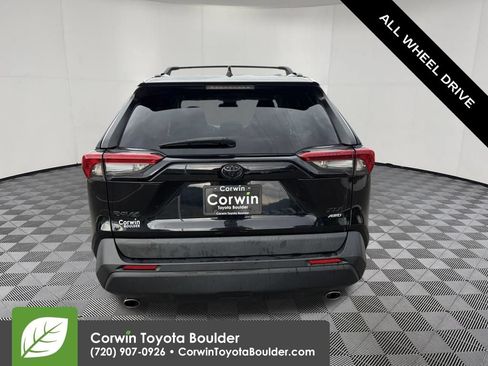 Used 2021 Toyota RAV4 XLE AWD/4WD image 5