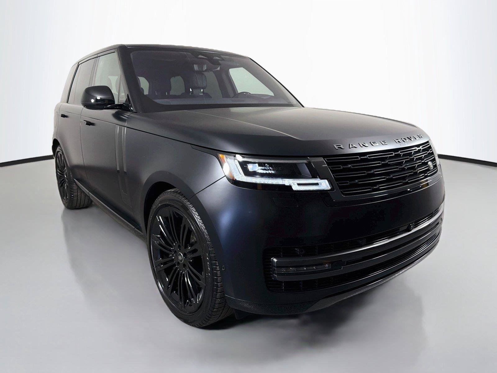Used 2023 Land Rover Range Rover SE AWD/4WD image 3
