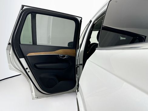 Used 2024 Volvo XC90 B5 Plus AWD/4WD image 27