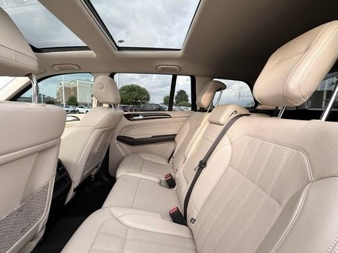 Used 2019 Mercedes-Benz GLS 450 4MATIC image 32