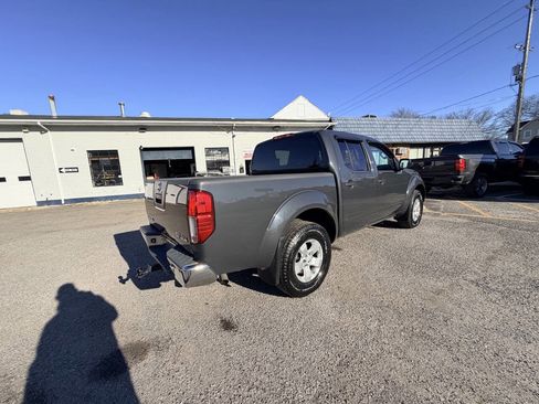Used 2012 Nissan Frontier SV image 9