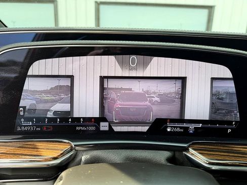 Used 2022 Cadillac Escalade Luxury image 21