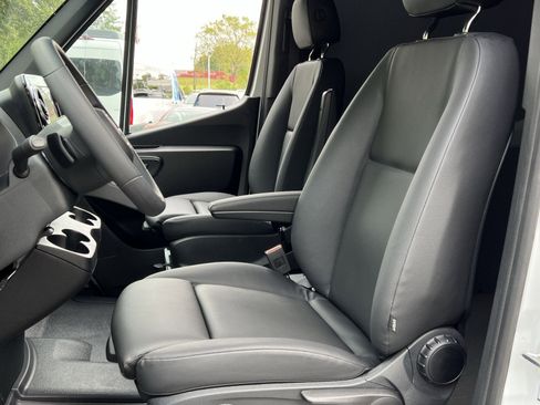 New 2025 Mercedes-Benz Sprinter 2500 image 11