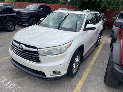 Used 2016 Toyota Highlander Limited FWD image 2