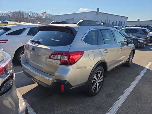 Used 2019 Subaru Outback 2.5i Limited image 5