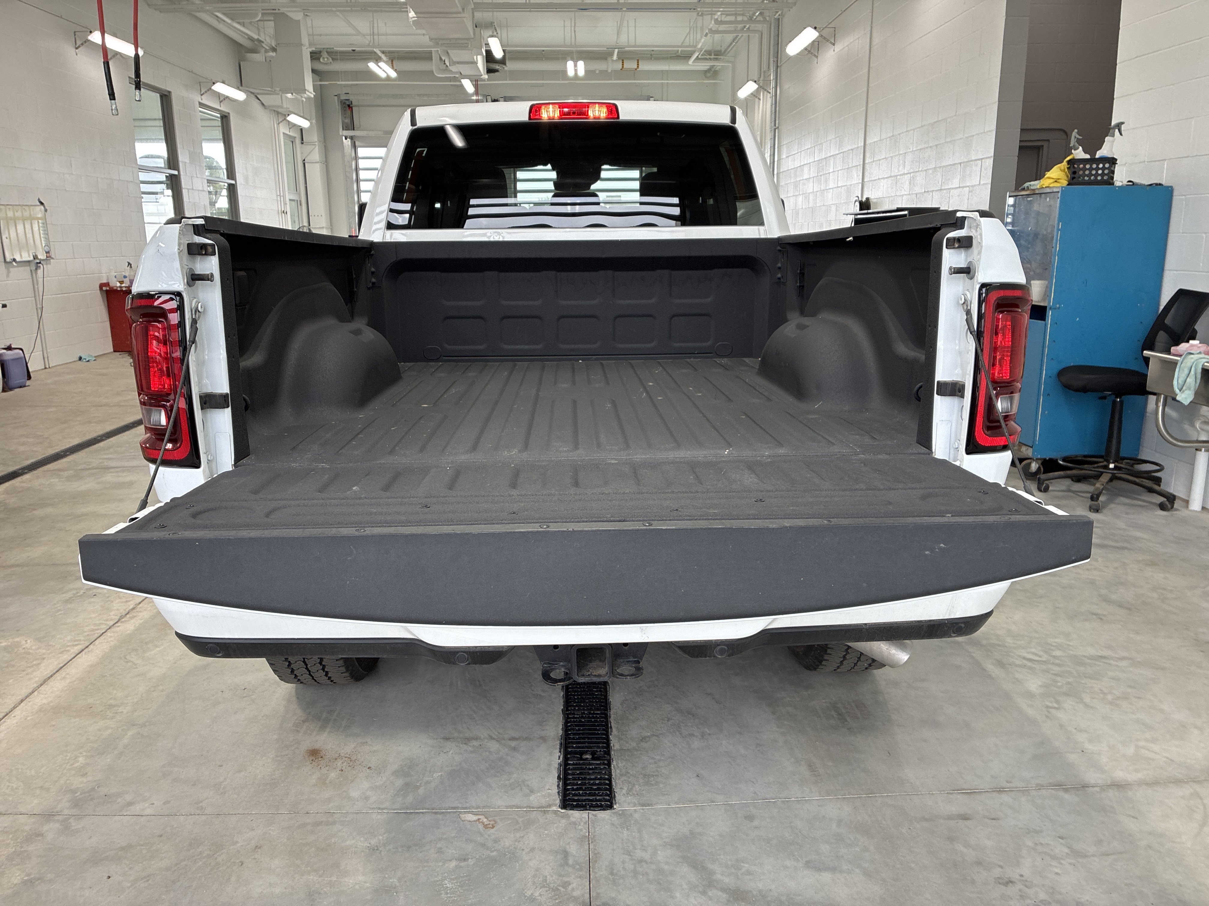 Certified 2025 RAM 2500 Big Horn AWD/4WD image 11