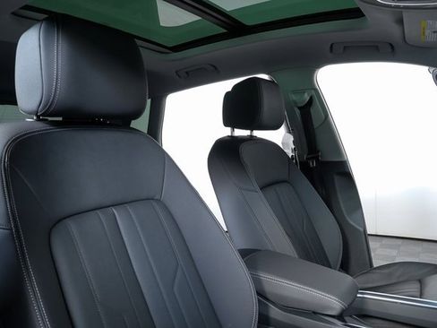 Certified 2021 Audi e-tron Premium w/ Convenience Plus Package image 21