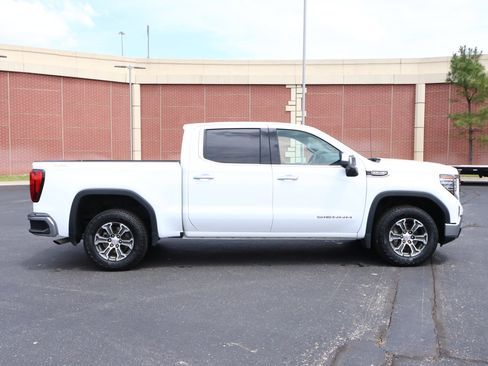 Used 2025 GMC Sierra 1500 SLT AWD/4WD image 33
