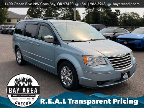 Used 2008 Chrysler Town & Country Limited w/ Flexible Seating Group FWD image 3