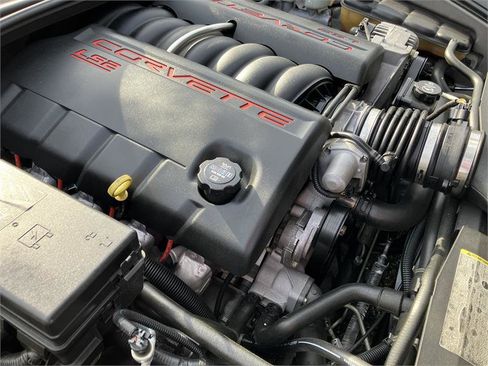 Used 2006 Chevrolet Corvette Coupe w/ Preferred Equipment Group image 23