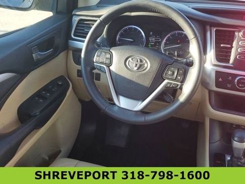 Used 2019 Toyota Highlander XLE FWD image 23