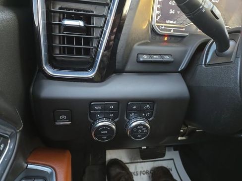 Used 2024 GMC Sierra 3500 Denali Ultimate image 20