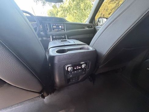 Used 2021 GMC Yukon XL Denali RWD image 12
