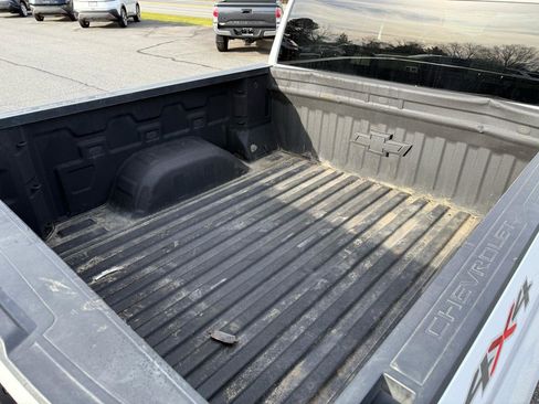 Used 2021 Chevrolet Silverado 1500 LT w/ Bed Protection Package image 6