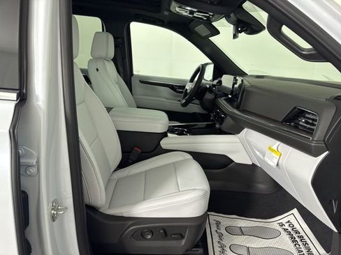 New 2026 Chevrolet Tahoe Premier AWD/4WD image 17