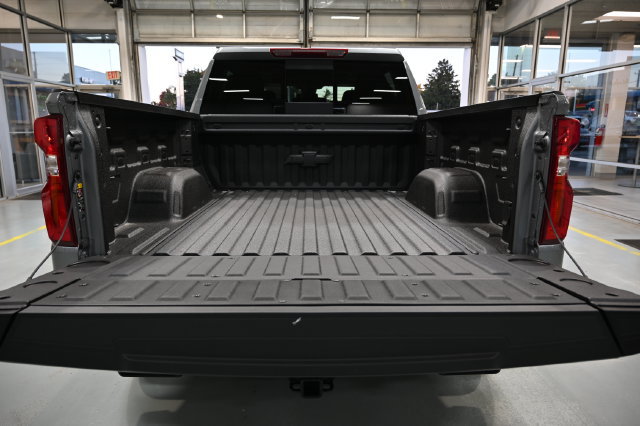 New 2026 Chevrolet Silverado 1500 RST w/ Redline Edition AWD/4WD image 8