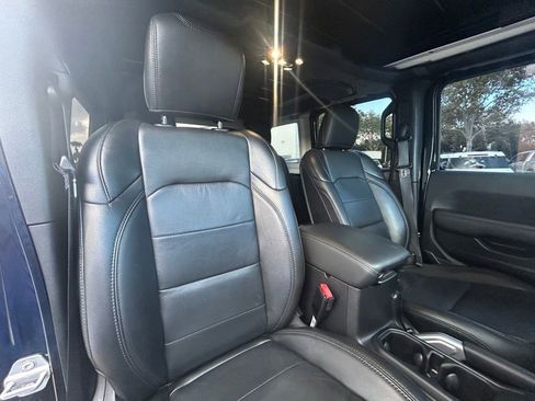 Used 2021 Jeep Wrangler Unlimited Sahara image 27