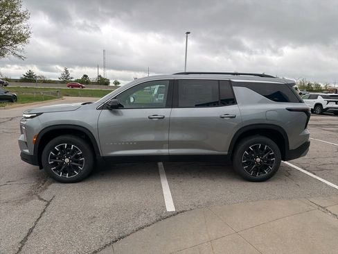 New 2026 Chevrolet Traverse LT w/ Sun and Wheel Package AWD/4WD image 6