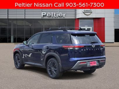 New 2026 Nissan Pathfinder SL w/ SL Premium Package