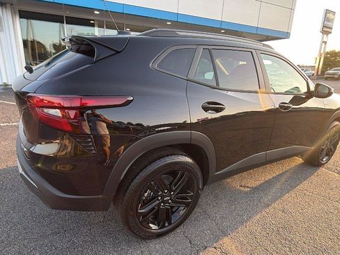 New 2026 Chevrolet Trax ACTIV w/ Sunroof Package FWD image 8