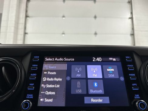 Used 2022 Toyota Tacoma Limited image 28