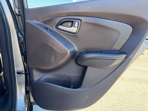 Used 2013 Hyundai Tucson GLS image 15