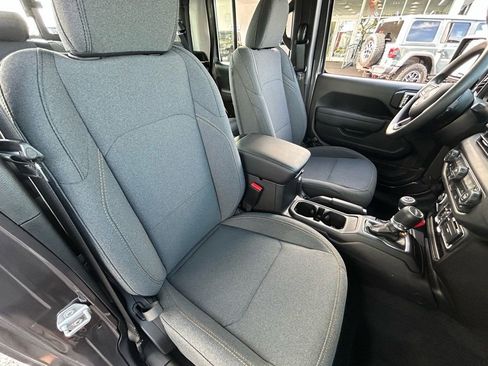 New 2026 Jeep Gladiator Sport AWD/4WD image 29