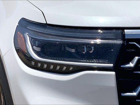 New 2026 Ford Explorer Platinum w/ LUX Leather Package AWD/4WD image 13